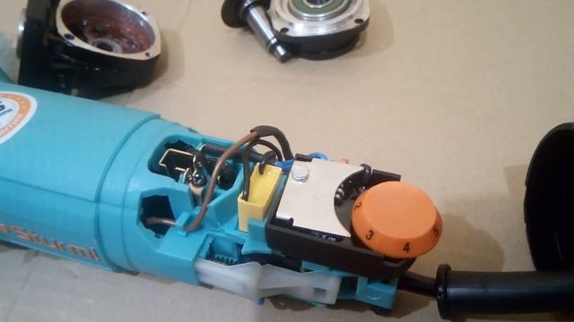 Как болгарку STURM превратить в MAKITA - на примере Sturm AG9012TE с регулятором оборотов смотреть онлайн