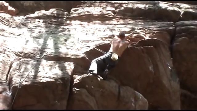 Axel Kunzmann klettert Heliatrope 7b Grotte du Brotsch смотреть онлайн