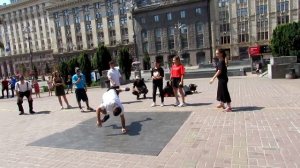 Танцы на улице класс!