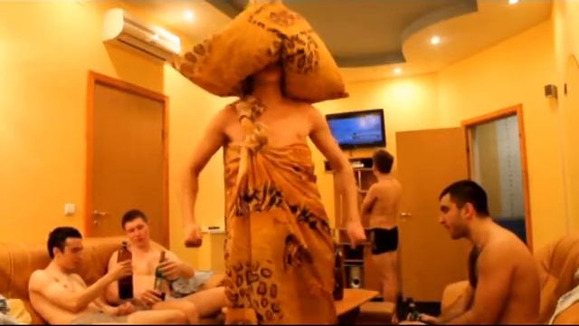 Harlem Shake в сауне смотреть онлайн