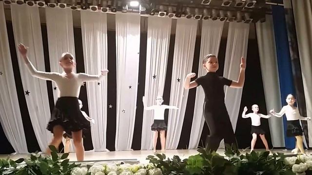 Аллея звёзд Ансамбль больного танца "Созвездие" Астана смотреть онлайн