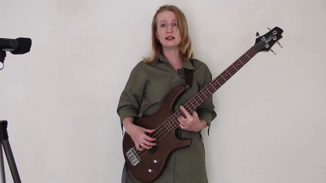 Здесь птицы не поют (Булат Окуджава) // Bass Guitar + Vocal Cover