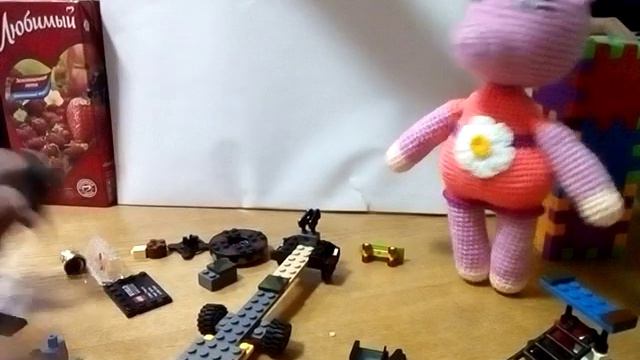 Кирюша играет в лего. смотреть онлайн