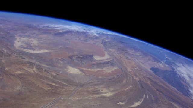 Comp_A103_C002_0205DG_v12_SDR_FINAL_20180706_SDR_2K_AVC