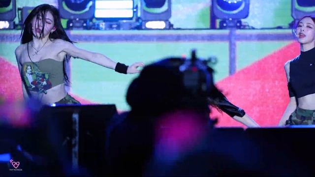 231011 있지 예지 직캠 [4K/멀티캠] '달라달라' (ITZY YEJI FANCAM) | 강원 동계청소년올림픽 G-100 @GANGWON YOUTH OLYMPICS смотреть онлайн