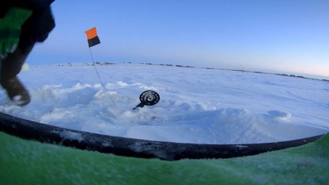 Рыбалка на судака!!!Ловить и сразу готовить!!! Жарим судака прям на рыбалки!!! смотреть онлайн