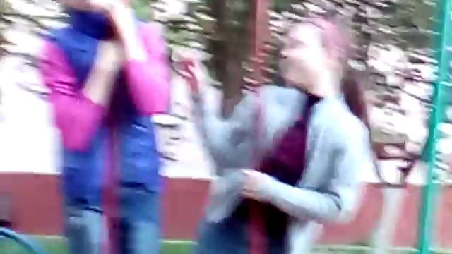 Девочка упала ’’Не удачный полёт‚‚ смотреть онлайн