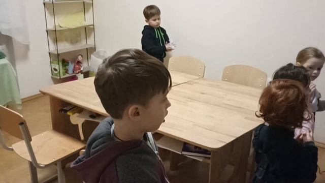 Vlad and Miroslav at an English lesson. Мальчишки на английском языке смотреть онлайн