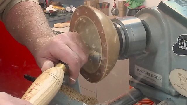 The Art Of Woodturning - Completing the Gemstone Bowl смотреть онлайн