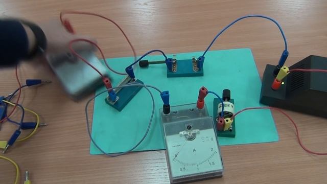 Лабораторная работа «Исследование зависимости силы тока, возникающего в проводнике от напряжения» смотреть онлайн
