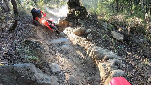 La Honda CRF250F es una chulada! Sube todo! смотреть онлайн