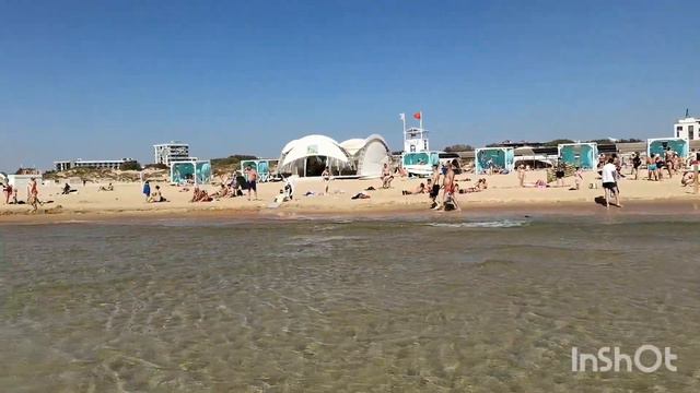 Пляж Атлантик Бич в Витязево 18 сентября 2023. смотреть онлайн