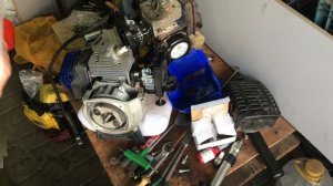 Ритуал продажи зажигания бензо-триммера.