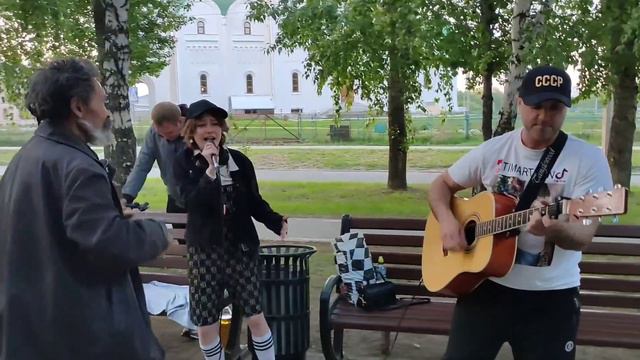 Даша вновь порадовала своим Ангельским голоском !!! (#киш #лесник) Я играю на гитаре , Дашуня поёт. смотреть онлайн