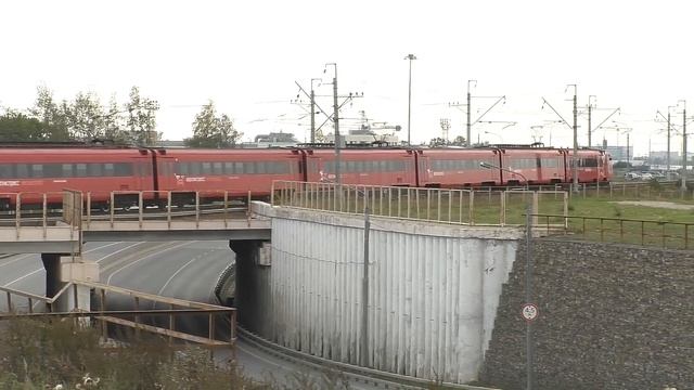 Электропоезд ЭД4МКМ-АЭРО-0006 (ТЧ-50) приг. поезд "Аэроэкспресс" №7228 Москва - а/п Шереметьево. смотреть онлайн