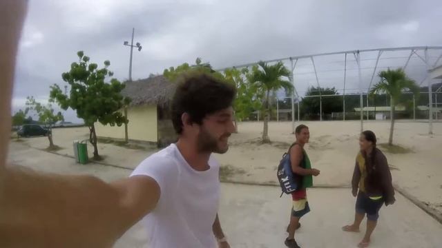 СЛОМАЛАСЬ ЛОДКА И Я ПЛАВАЛ С АКУЛАМИ ! ! !