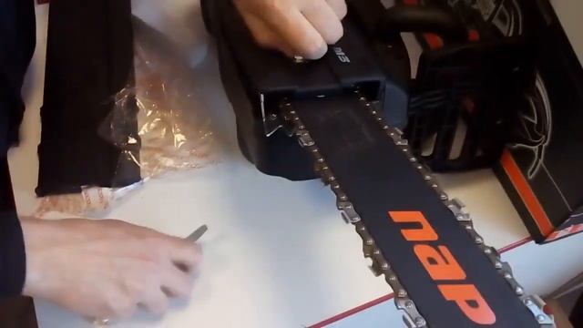 Цепная пила ПАРМА. Как одевается цепь. смотреть онлайн