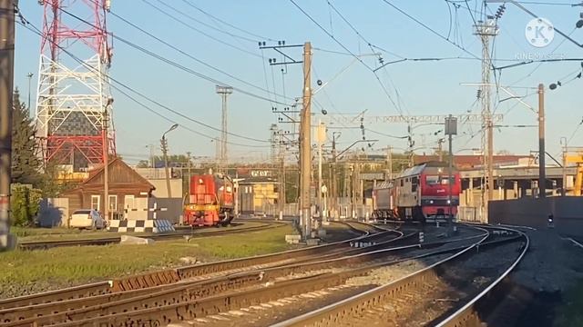 Электровоз ЭП2К-416, тепловозы ТЭП70БС-246, ТЭМ18ДМ маневрируют по станции Пенза-1 смотреть онлайн