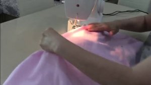 Очень простой способ сшить чехол для прямоугольной корзины для белья.