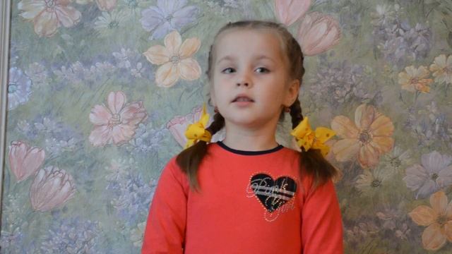 Страна читающая — Настя Ларина читает произведение «Ворона и Лисица» И. А. Крылова смотреть онлайн