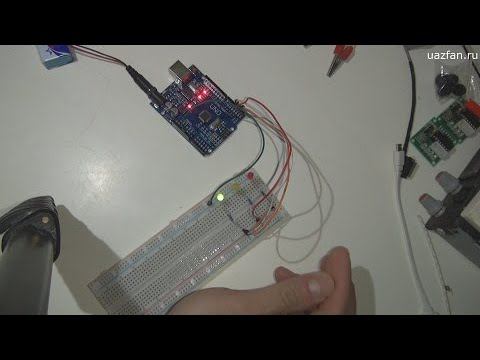 Arduino - обзор, сборка простой схемы светофора. смотреть онлайн
