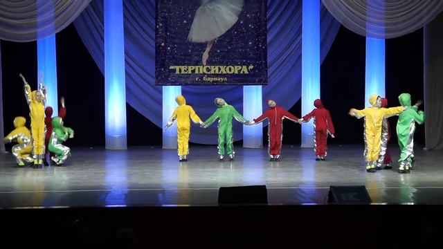 (4-9) Феерия - Светофор смотреть онлайн