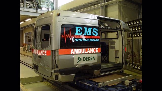 Ems - Volkswagen Crafter Ambulance Crash Test смотреть онлайн