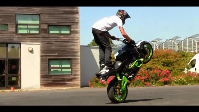 Stunt on CBR600 RR Мотоциклы и мотоциклисты Yamaha Ktm Honda Suzuki Ducati Bmw Kawasaki Ста смотреть онлайн