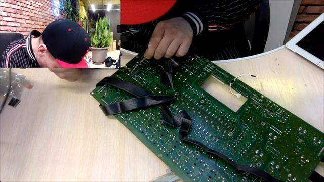 Ремонт грувбокса Roland mc 505. смотреть онлайн