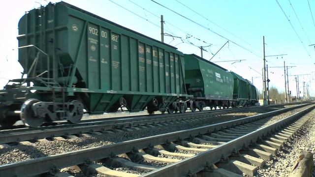 Тепловоз 2ТЭ116-294 с грузовым смотреть онлайн