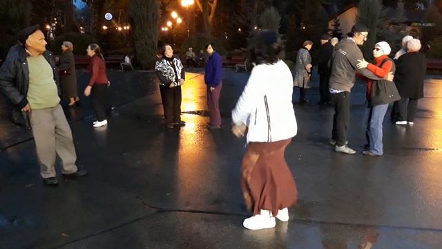 Завируха,метель,завируха/Танцы в парке Горького/г.Харьков./Октябрь 2020 г. смотреть онлайн