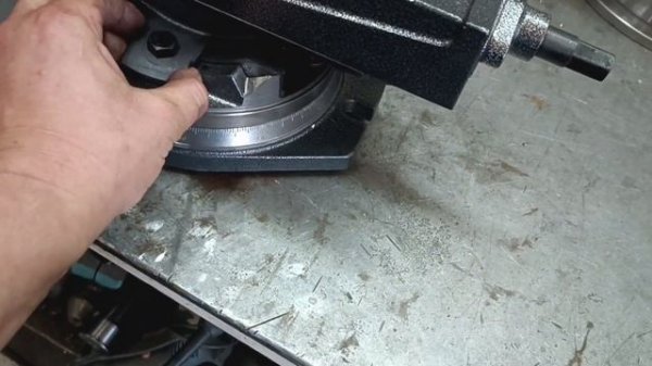 глобусные станочные тиски GRIFF 125