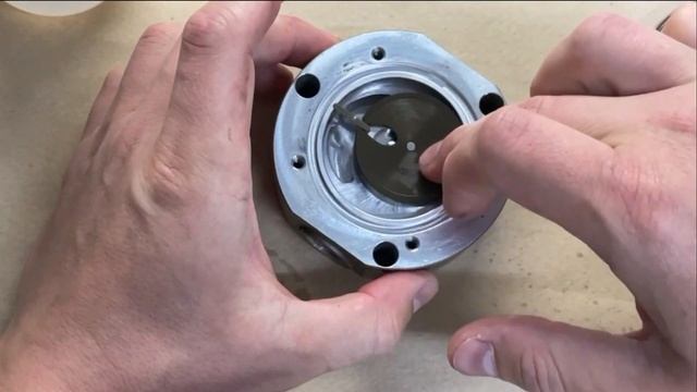 Разборка и сборка счетчика расхода топлива Eurosens Direct смотреть онлайн