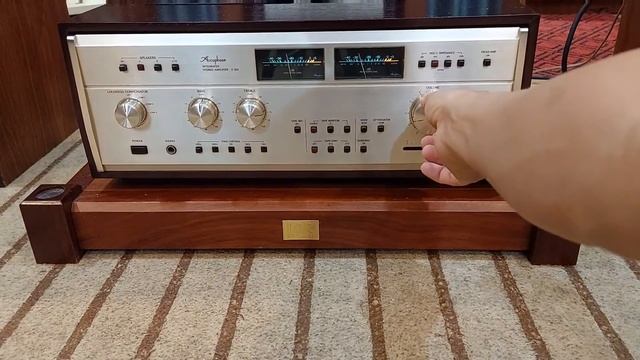 Amply accuphase E-303 đẹp và mới LH 0974.43.43.43 ship toàn quốc. Đã bán . смотреть онлайн