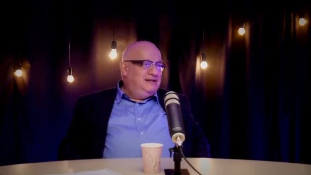 Двух средних пальцев не хватает,чтобы выразить моё отношение к Зеленскому. (С днём рождения Дмитрий смотреть онлайн