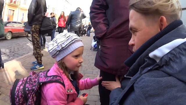ИСЦЕЛЕНИЕ КОЛЕНА НА УЛИЦЕ смотреть онлайн