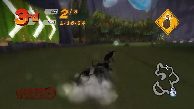 [Xbox360] Madagascar Kartz [Championship] [100cc] [Wild and Wacky Cup] [Foosa Rocks] [Penguins] смотреть онлайн