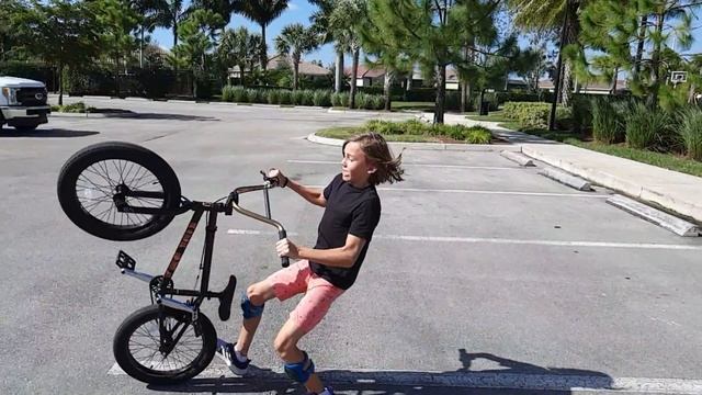 HOW TO WHEELIE ON BMX LIKE A PRO - TUTORIAL смотреть онлайн