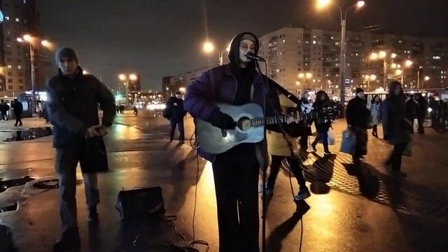 УЛИЧНЫЕ МУЗЫКАНТЫ ПИТЕРА,06.11.23. Дина. смотреть онлайн