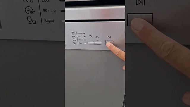Стираем бейсболки в посудомойке смотреть онлайн