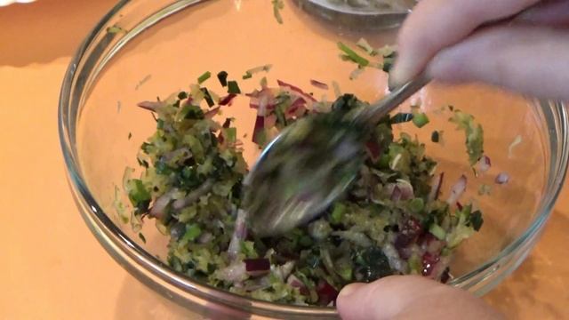 Куриные зразы с сыром Пармезан в соусе Тартар смотреть онлайн