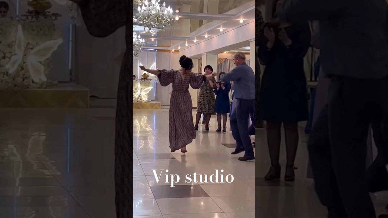 Девушка поразила всех мужчин танцем #shorts смотреть онлайн