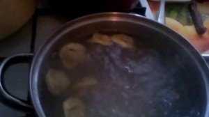 Раскатываем тесто на пельмени