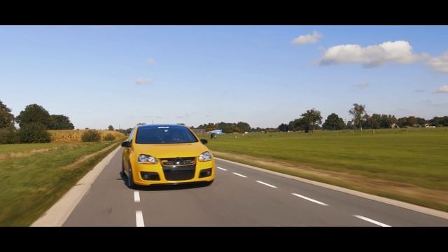 VOLKSWAGEN BANANA GOLF V GTI VS GOLF II R32 4 MOTION SLEEPER - MOTION MADNESS [4K] смотреть онлайн