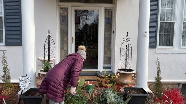 Decorating Front Porch Pots For Christmas - ????? смотреть онлайн