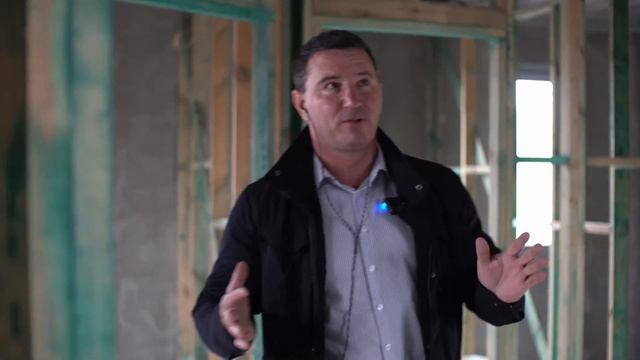 ДОМ 9х8 в стиле ХАЙ ТЕК с плоской крышей из СИП панелей с ЦСП смотреть онлайн