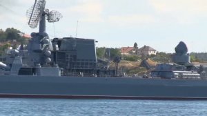 Гвардейский ордена Нахи́мова ракетный крейсер «Москва»