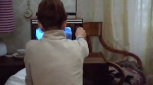 _ПОРОЙ НЕ ЦЕНИМ, ЧТО ИМЕЕМ_ стихи А.Домбровского, автор музыки и исп. А.Иванов