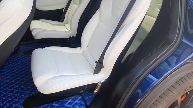 Нашли в лесу MODEL X смотреть онлайн