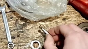 Бензопила STIHL MS 180 нет подачи масла на цепь. Ремонт насоса подачи масла на цепь.